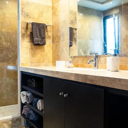 Villa Lavish With Private Pool Marbella